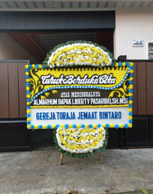 Papan Bunga Duka di Tanjung Uncang