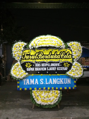 Papan Bunga Duka di Tanjung Uncang